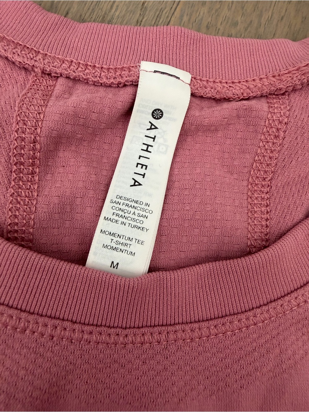 Athleta Women’s Momentum Tee - Picture 2 of 3